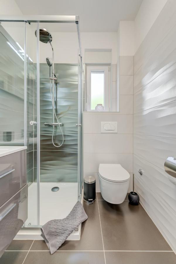 New, Private Heated Swimming Pool, Free Parking, Trogir Centar Apartment Екстериор снимка