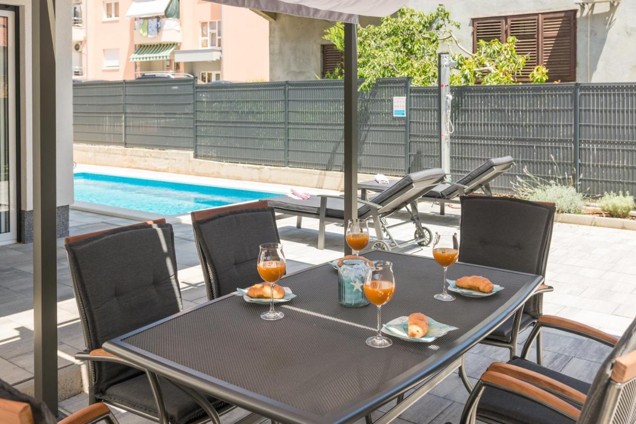 New, Private Heated Swimming Pool, Free Parking, Trogir Centar Apartment Екстериор снимка