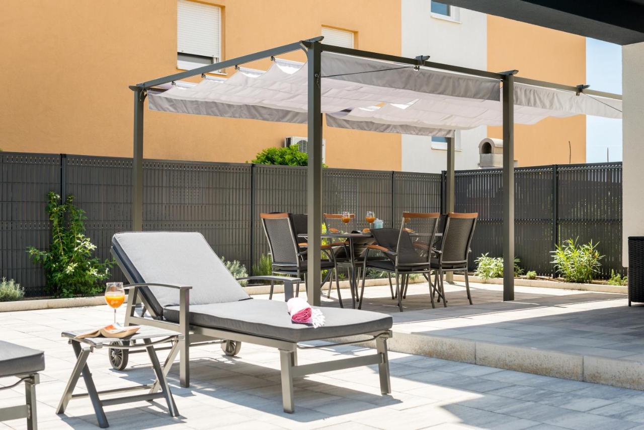 New, Private Heated Swimming Pool, Free Parking, Trogir Centar Apartment Екстериор снимка