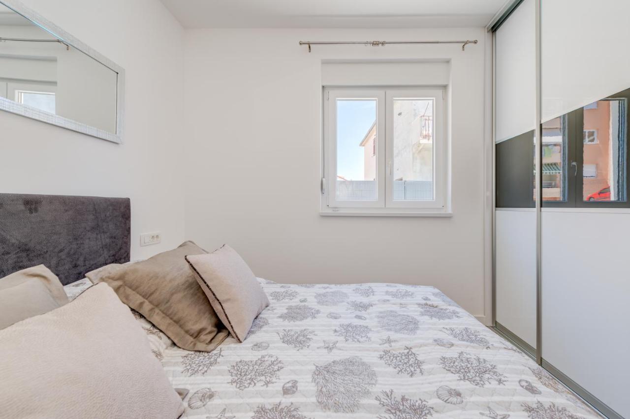 New, Private Heated Swimming Pool, Free Parking, Trogir Centar Apartment Екстериор снимка