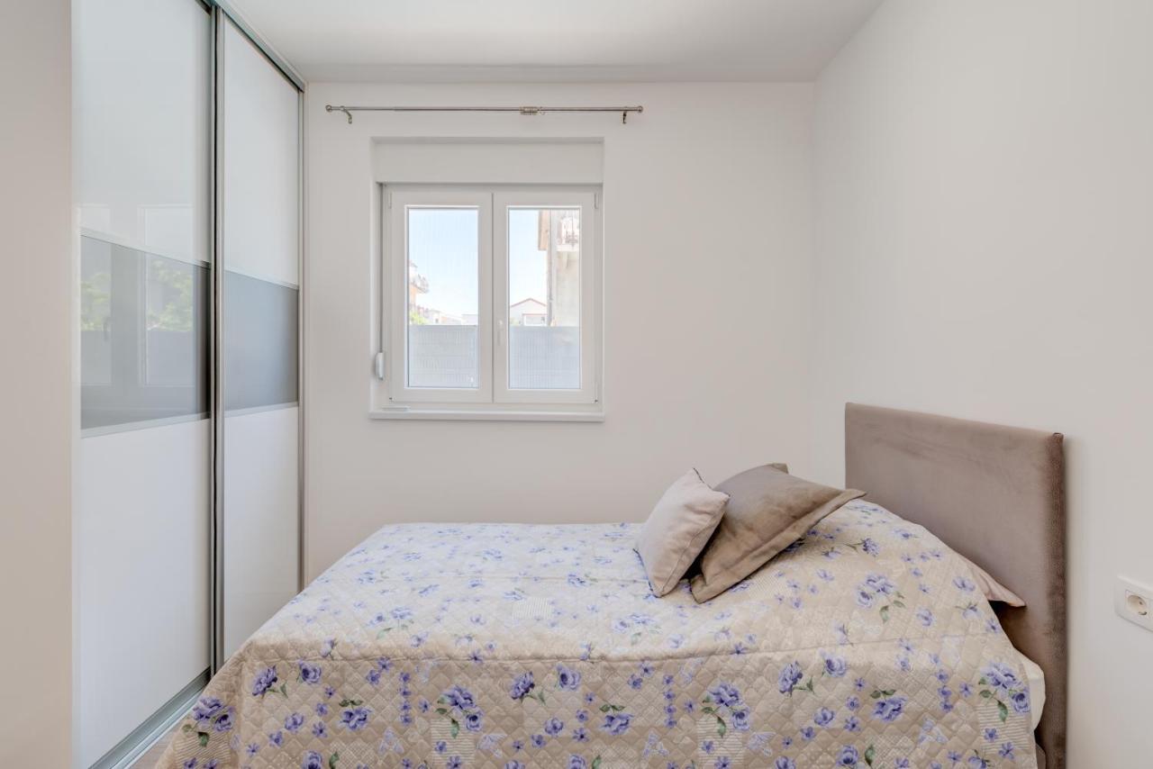 New, Private Heated Swimming Pool, Free Parking, Trogir Centar Apartment Екстериор снимка