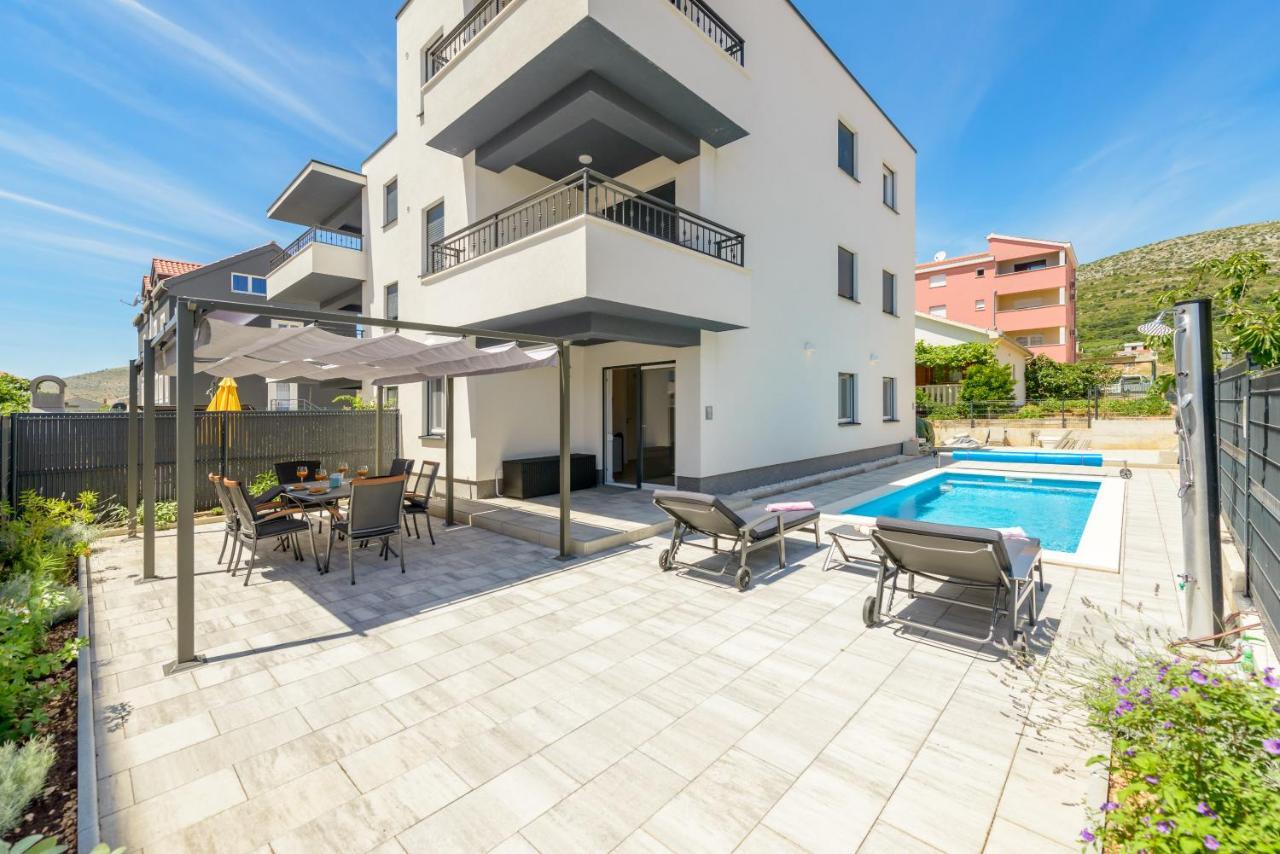 New, Private Heated Swimming Pool, Free Parking, Trogir Centar Apartment Екстериор снимка